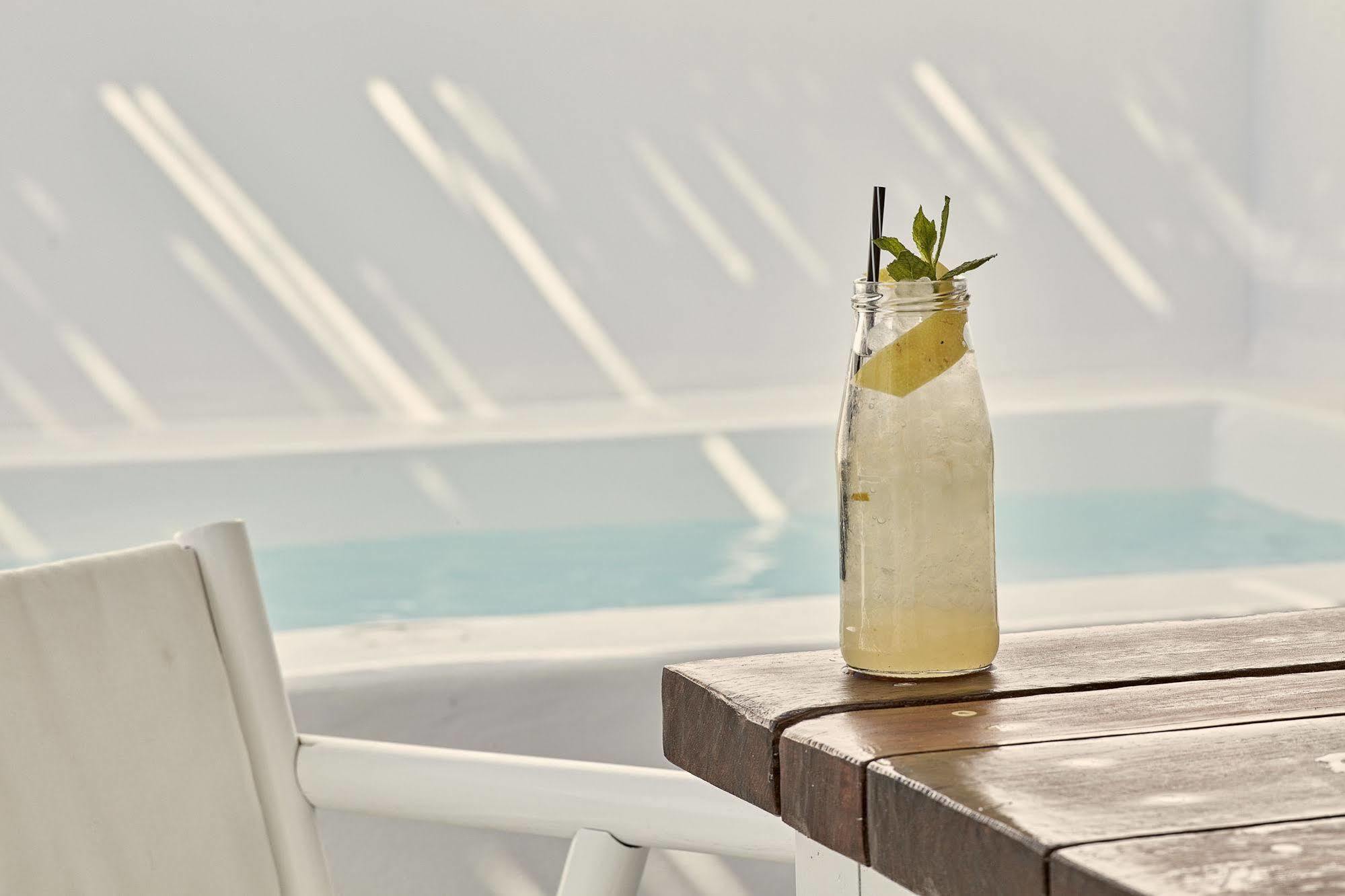 Anemos Beach Lounge Hotel Perissa  Exterior photo
