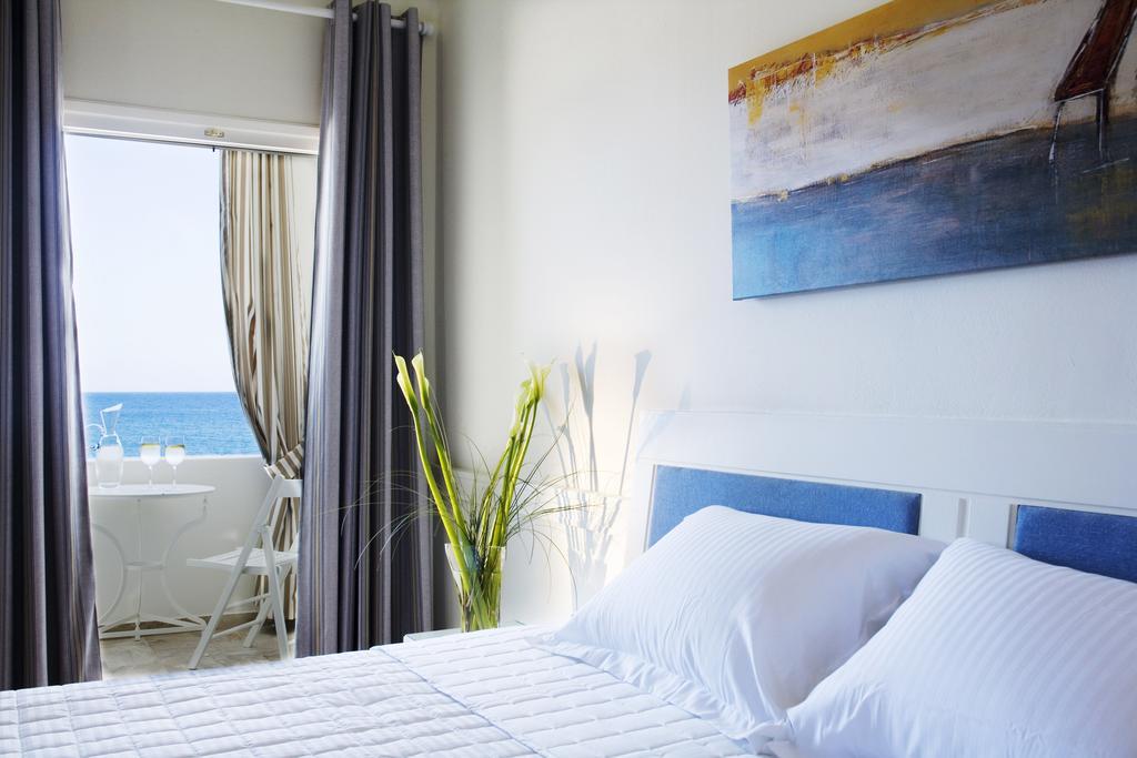 Anemos Beach Lounge Hotel Perissa  Room photo